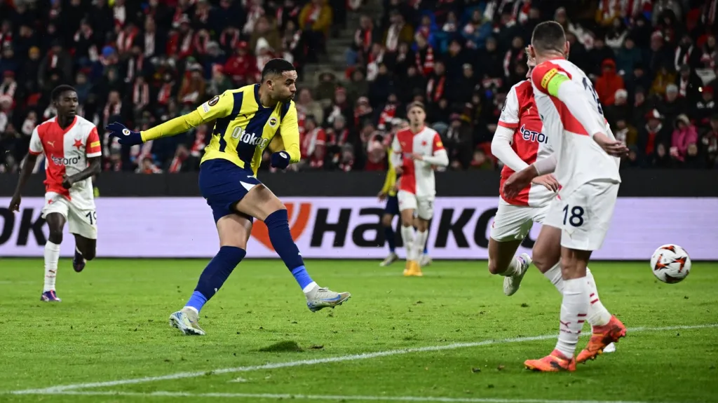 Júsuf Nasírí střílí rozhodující branku