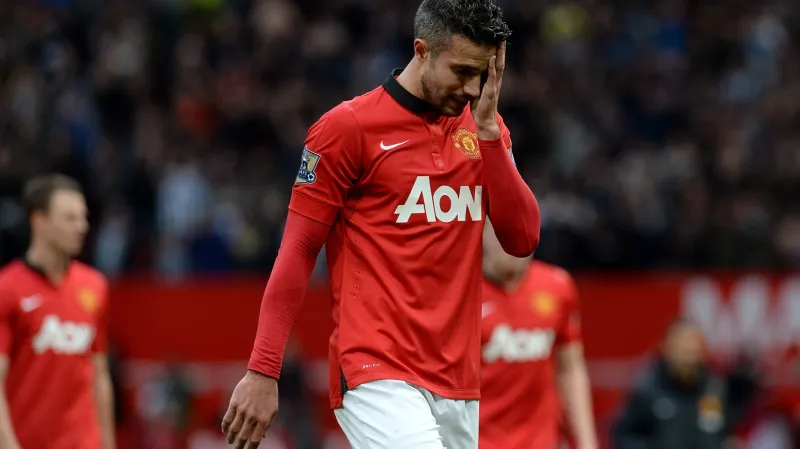 Zklamaný Robin van Persie po prohře s Newcastlem