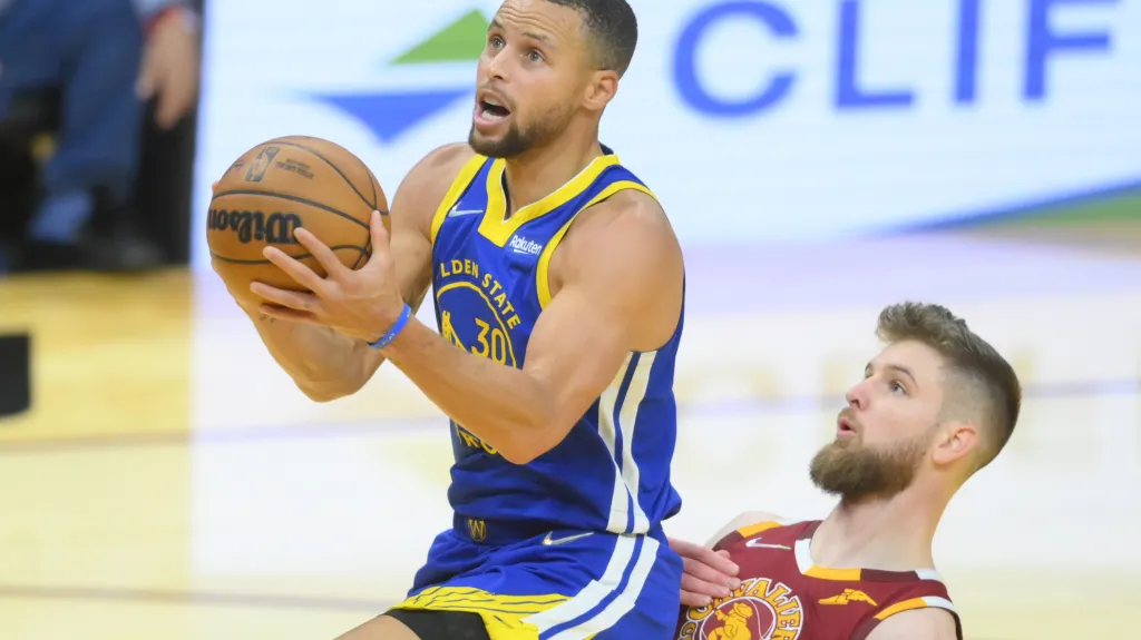 Stephen Curry z Golden State Warriors v akci