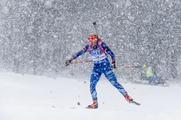 Gabriela Soukalová ve stíhacím závodě v Novém Městě na Moravě v roce 2015