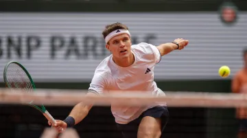 Menšík v semifinále Roland Garros prohrál se Zverevem