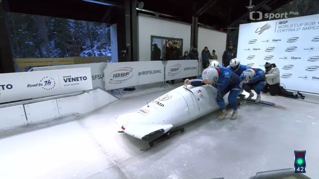 Jízdy čtyřbobů Matěje Běhounka a Jáchyma Procházky na SP v  Cortině d’Ampezzo