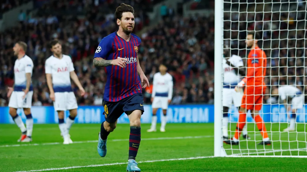 Lionel Messi se raduje z gólu proti Tottenhamu