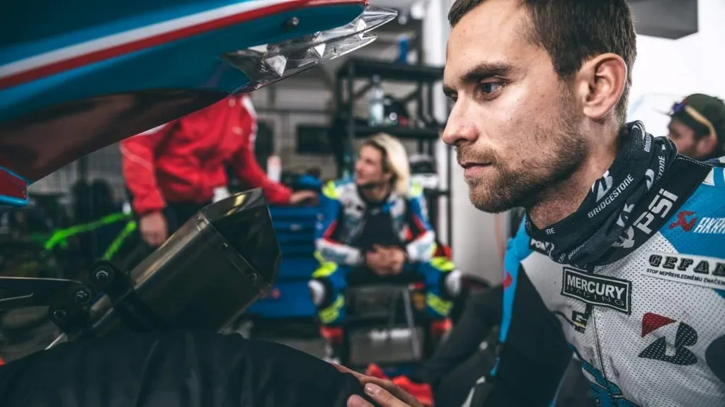 Motocyklový závodník a expert Ondřej Ježek