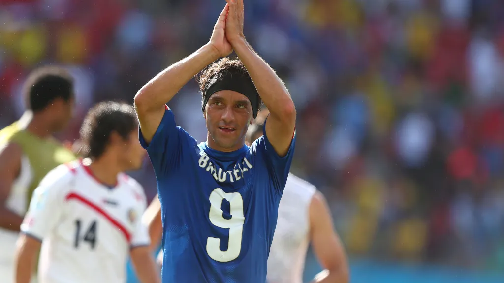 Kostarický útočník Christian Bolaňos po zápase proti Itálii