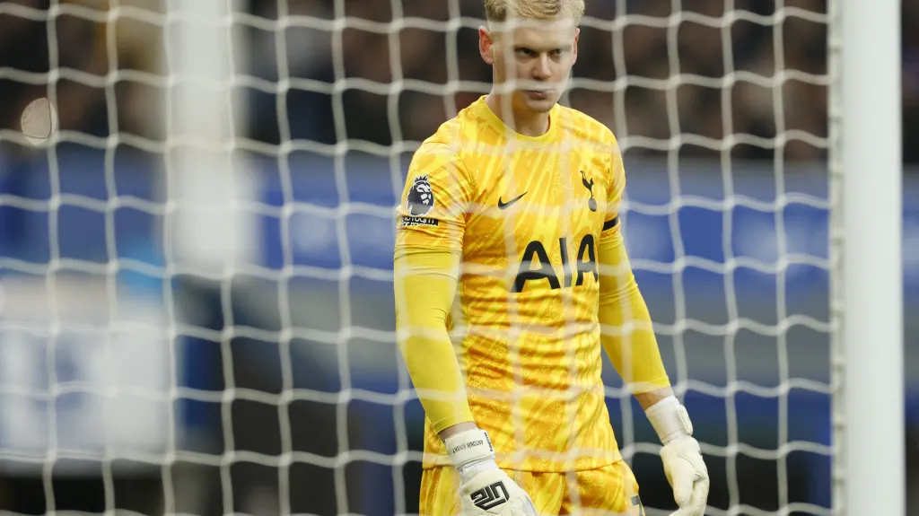 Antonín Kinský v brance Tottenhamu