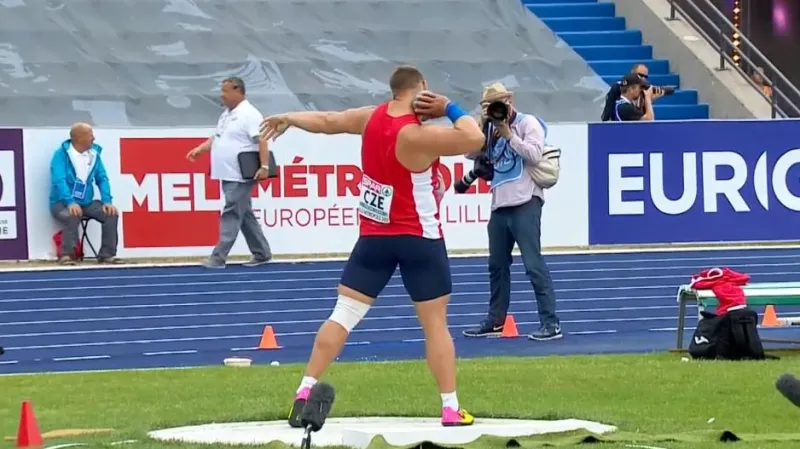 Vítězný pokus koulaře Staňka na ME družstev