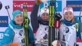 Medailový ceremoniál po sprintu biatlonistek v Le Grand Bornand