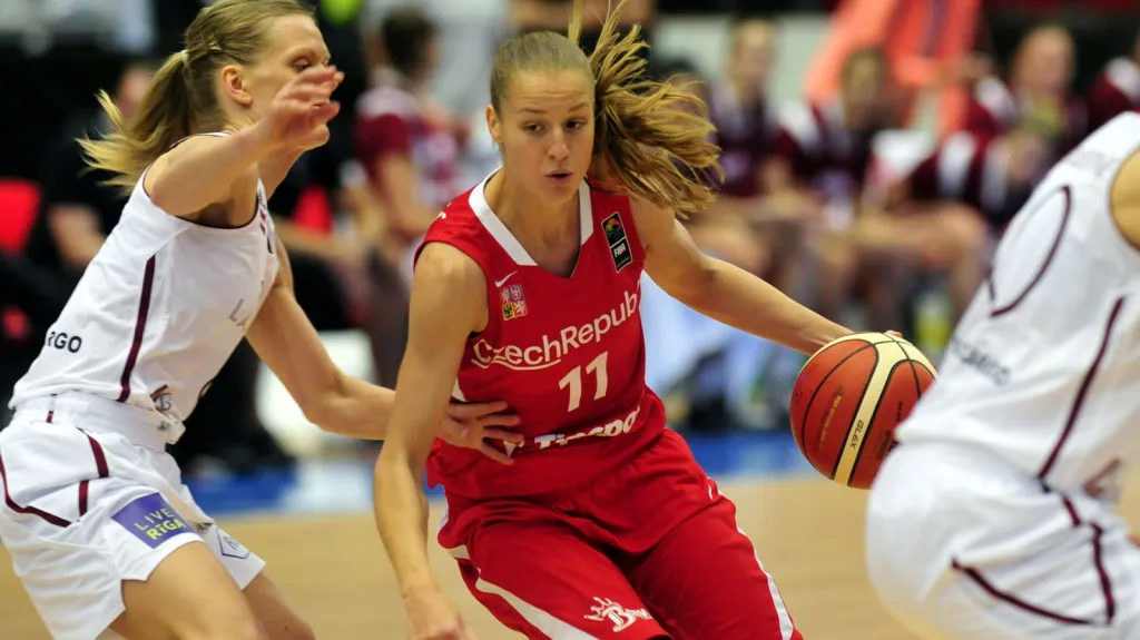 Kateřina Elhotová v utkání s Lotyšskem