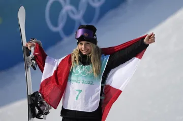 Slavící rakouská snowboardistka Anna Gasserová po triumfu v big airu