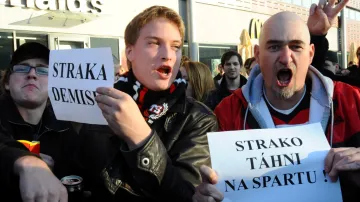 Fanoušci požadovali odchod Františka Straky