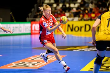 Stine Bredal Oftedalová z Norska v akci