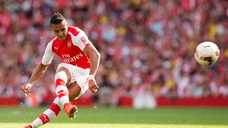 Alexis Sánchez v dresu Arsenalu