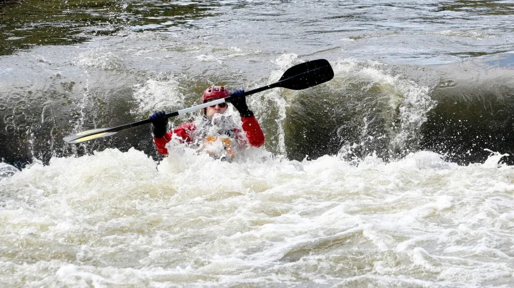 Nebezpečný jez - ilustrační foto