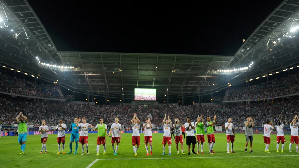 Slavící hráči a fanoušci RB Lipsko