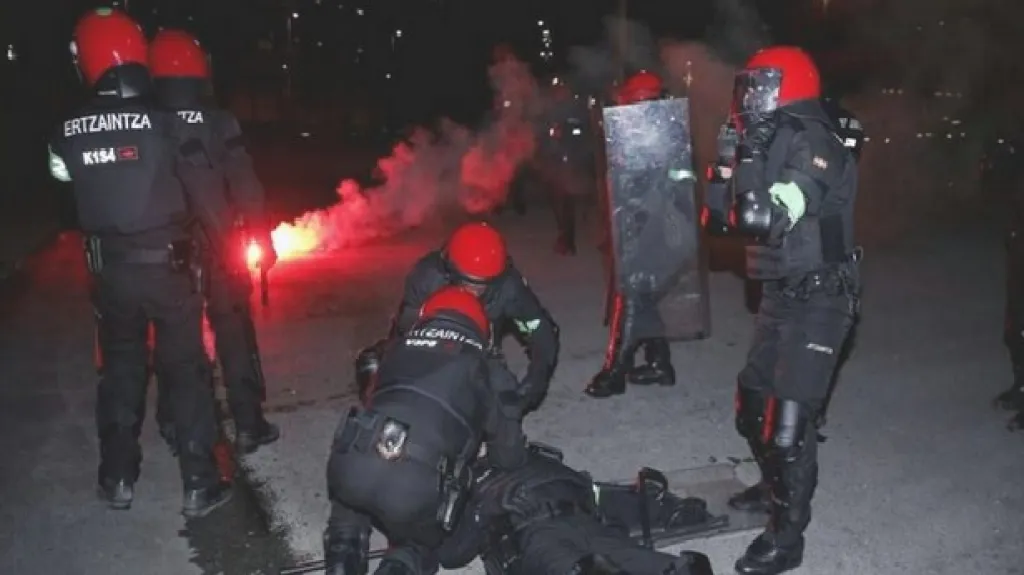Policista v Bilbau, který při násilnostech ruských fanoušků dostal infarkt