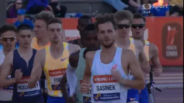 Běh na 5000 metrů na Paavo Nurmi Games s vodičem Sasínkem