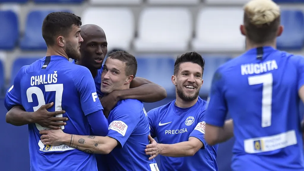 Fotbalisté Liberce oslavují gól 