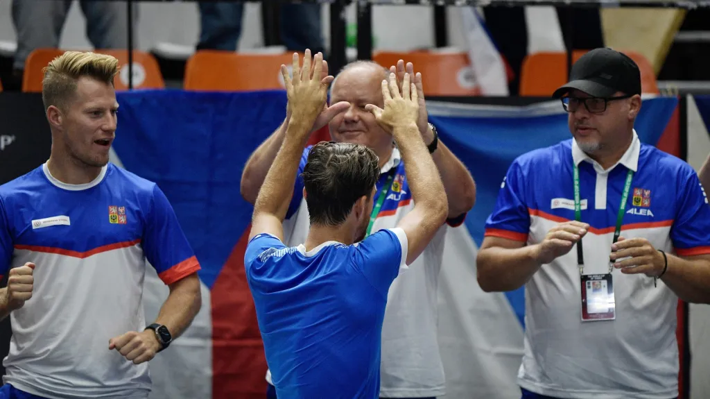 Tomáš Macháč slaví s českým týmem