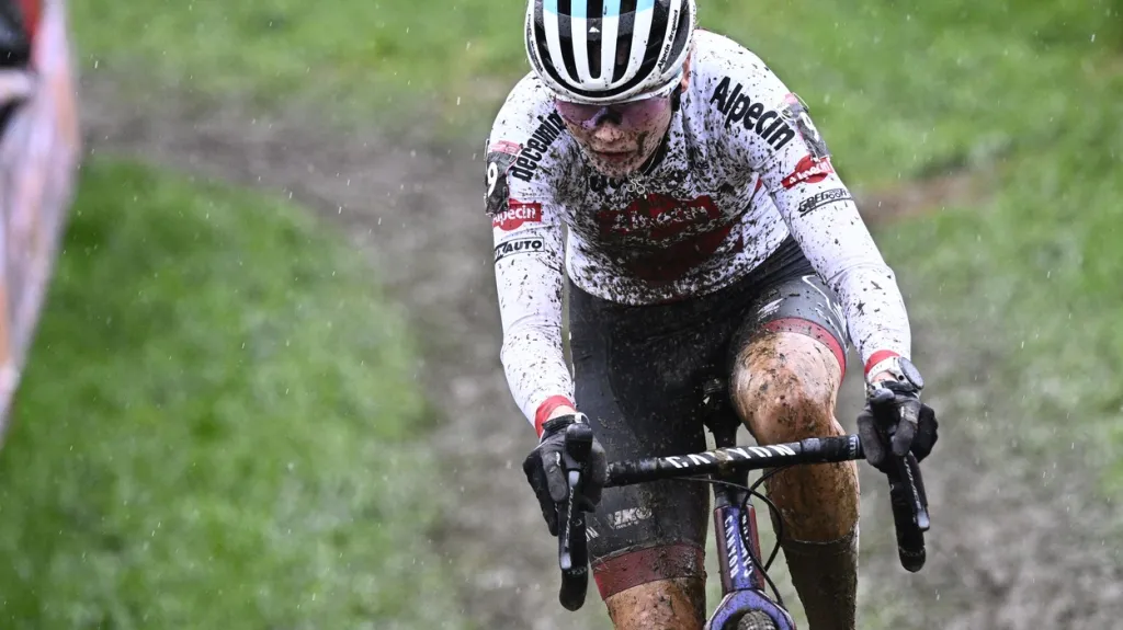 Nizozemská závodnice Puck Pieterse