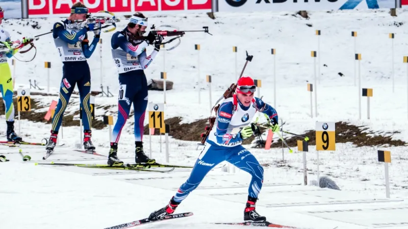 Sestřih štafety biatlonistů v Hochfilzenu