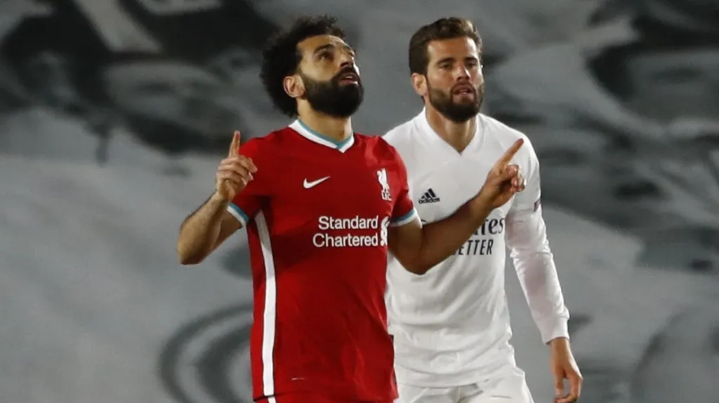 Mohamed Salah z Liverpoolu oslavuje gól v Lize mistrů