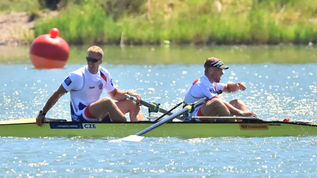Dvojka bez kormidelníka Jakub Podrazil a Lukáš Helešic