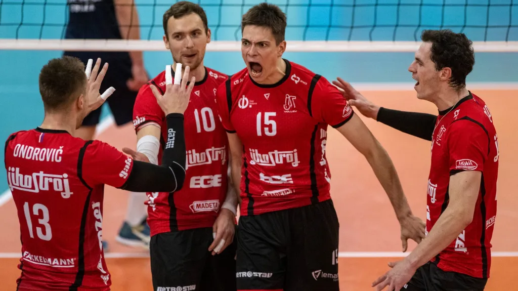 Slavící volejbalisté Českých Budějovic