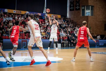 Finále basketbalistů Nymburk – Pardubice