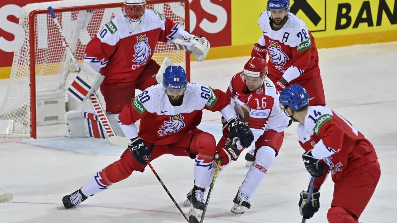 Z boje o MS vypadlo dvanáct hráčů, přibyli Kundrátek, Musil, Moravčík a Chlapík