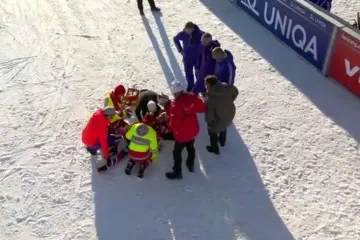 Svendsen v cíli sprintu zkolaboval