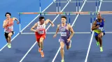 Trey Cunningham v rozběhu na 60 m překážek