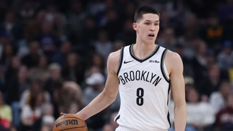 Jegor Ďomin v dresu Brooklynu