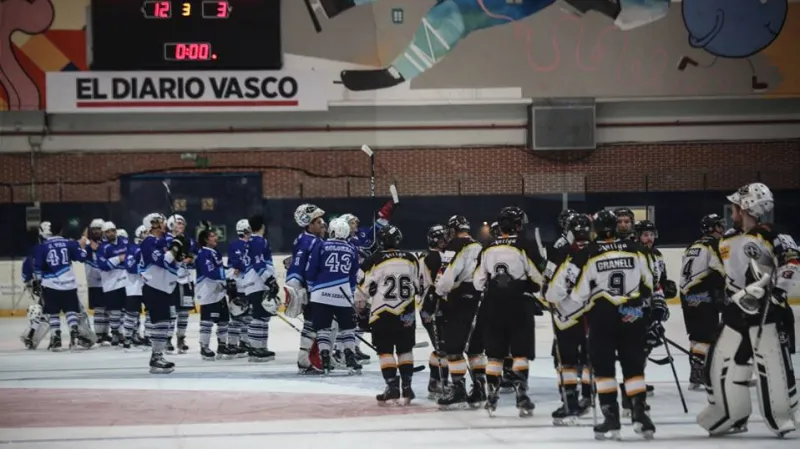 Radost hokejistů San Sebastianou po výhře nad Puigcerdu