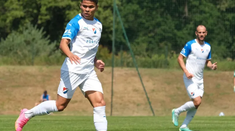 Ewerton v dresu Baníku