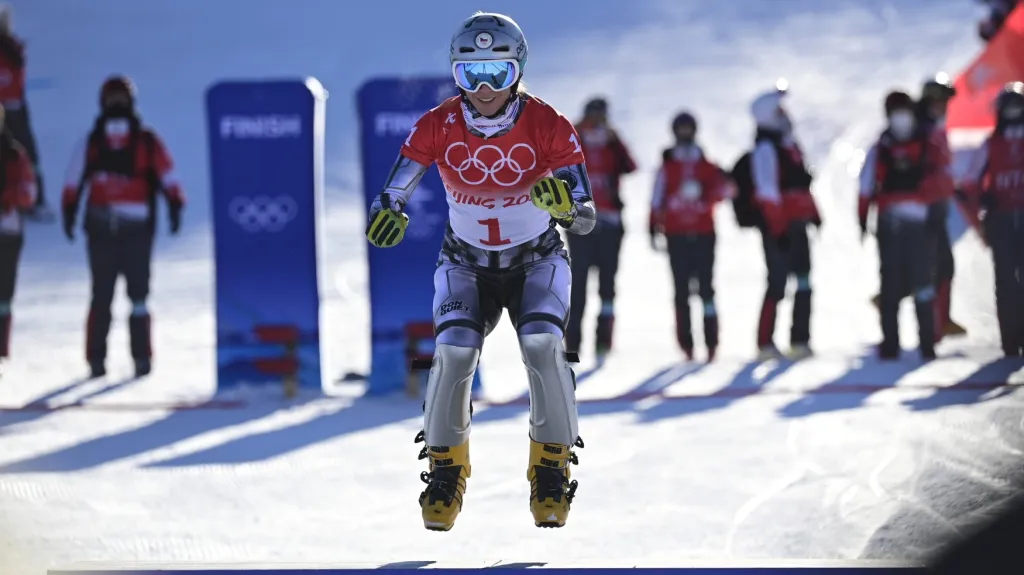 Ester Ledecká slaví vítězství