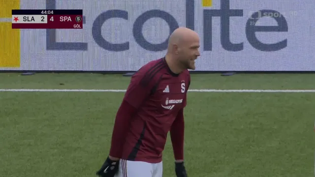 Gól Romana Bednáře v Silvestrovském derby