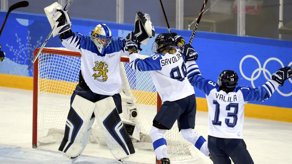 Finské hokejistky se radují z bronzu na ZOH