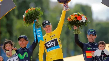 Stupně vítězů Tour de France 2015. Zleva Nairo Quintana, Chris Froome a Alejandro Valverde