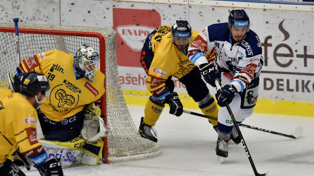 Obrana Zlína v čele s Liborem Kašíkem proti Dominiku Lakatošovi