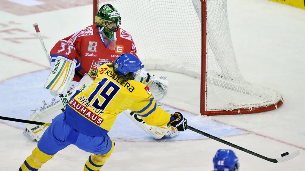 Brankář Salák v utkání Česko - Švédsko