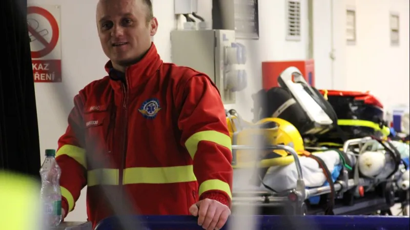 Nosítka s vybavením potřebným pro poskytnutí pomoci