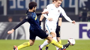 Bořek Dočkal v souboji s Andreou Ranocchiou