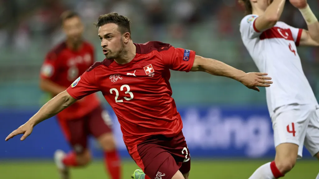 Xherdan Shaqiri slaví gól