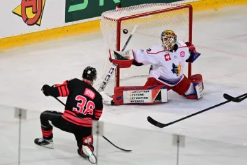 Tomáš Hyka ze Sparty v šanci v utkání Ligy mistrů proti Grenoblu