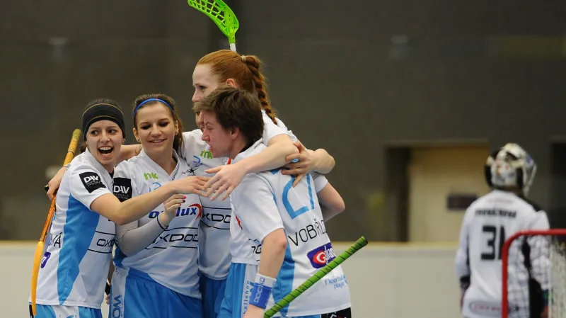 Florbalistky Vítkovic v souboji neporažených zdolaly Herbedent