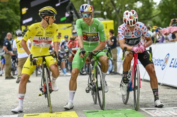 Tadej Pogačar, Wout van Aert a Magnus Cort