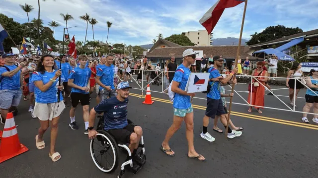 Paratriatlonista Tománek ovládl soutěž vozíčkářů na Ironman Hawaii