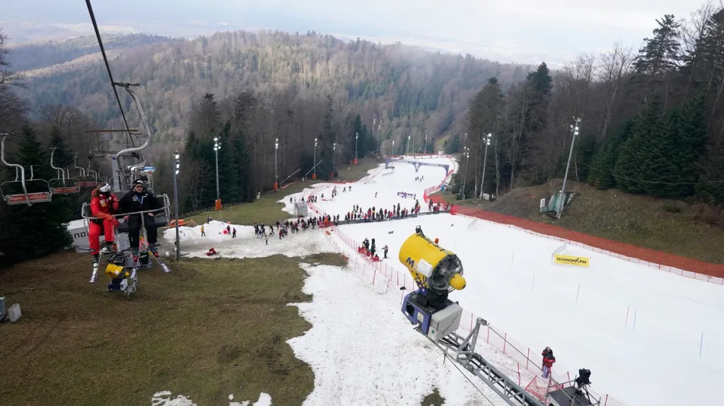 Rozměklá trať slalomu v Záhřebu