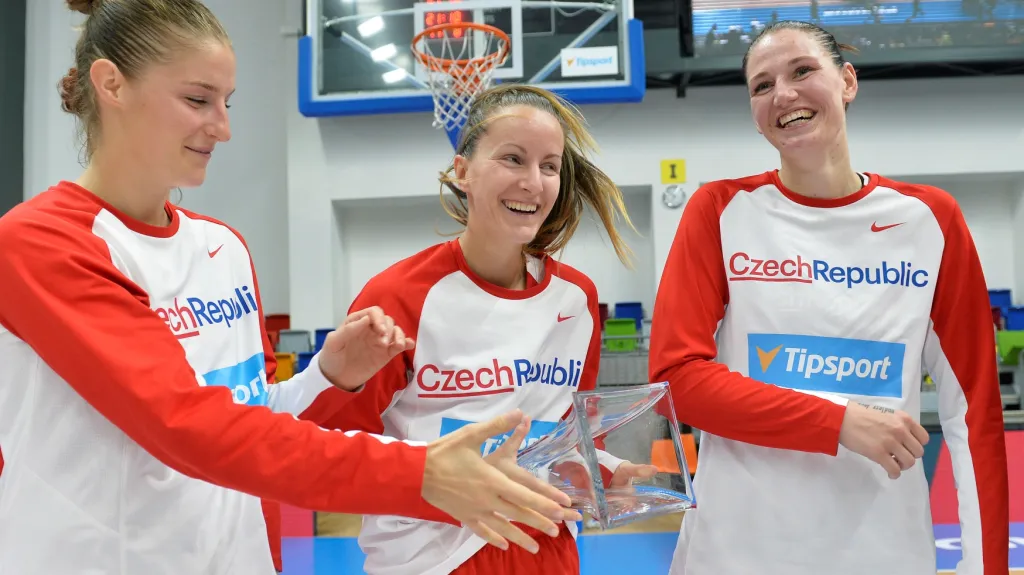 České basketbalistky během tréninku